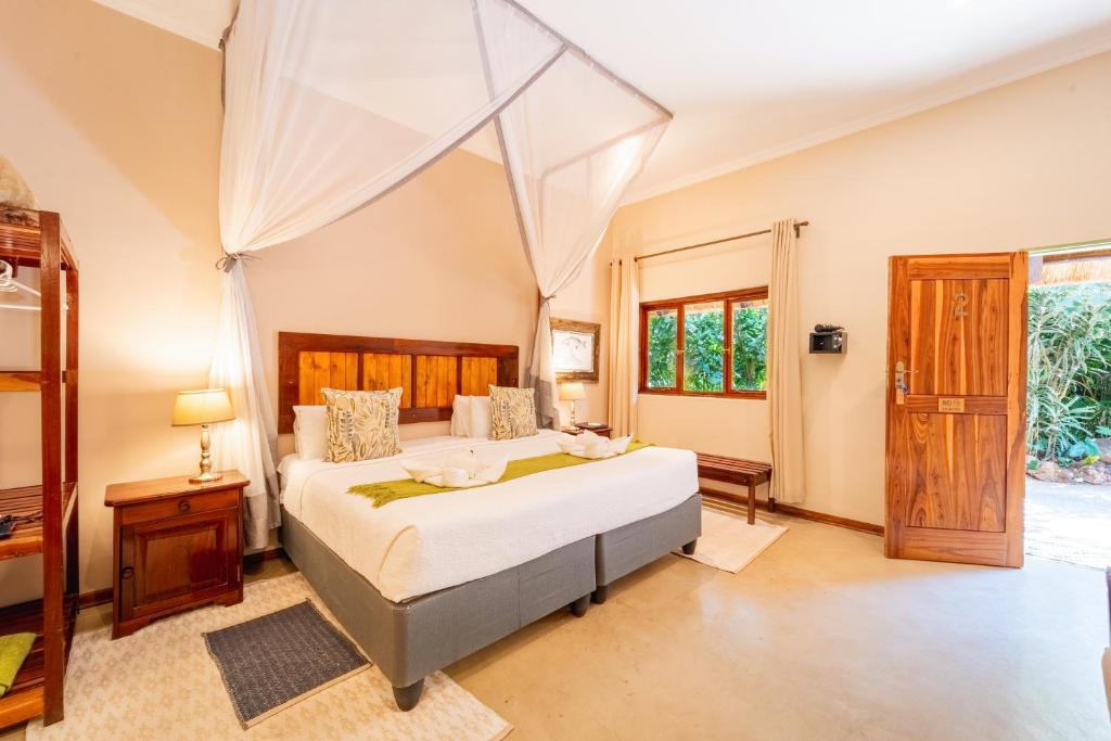Bayete Guest Lodge - Tap to explore photos