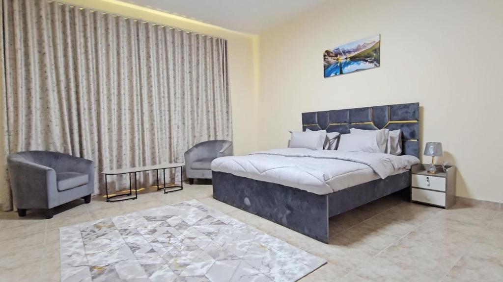 Luxurious Furnished Apartment Prime Location