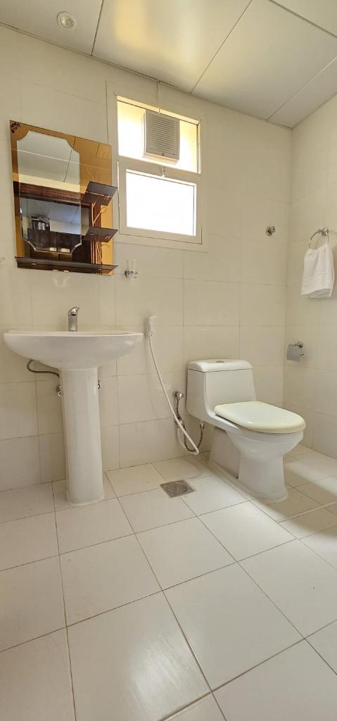 Luxurious Furnished Apartment Prime Location photo 2