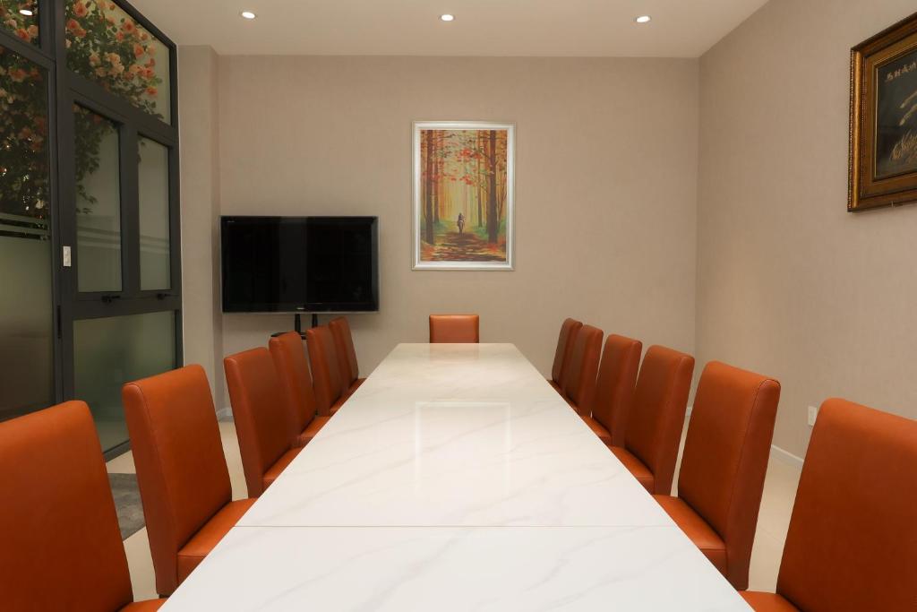 Lanura Saigon Boutique Hotel