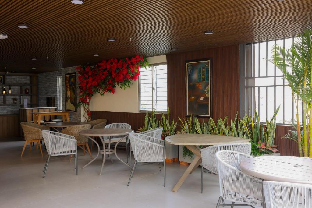 Lanura Saigon Boutique Hotel