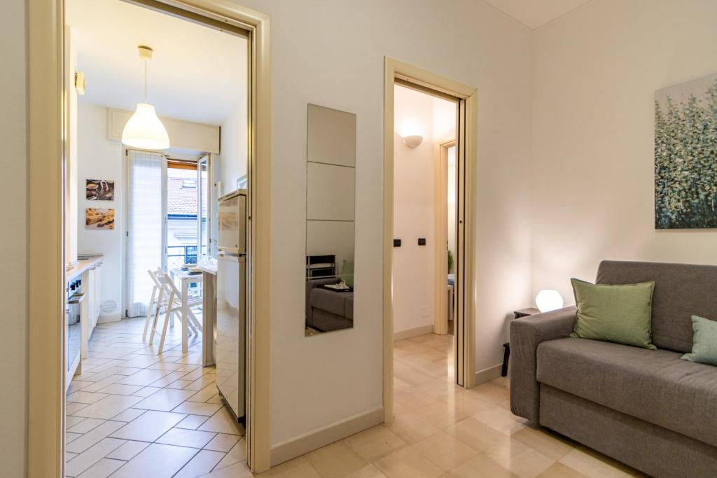Varese Centro - ViVa Apartment - Free WiFi - By Guestaly - Tap to explore photos