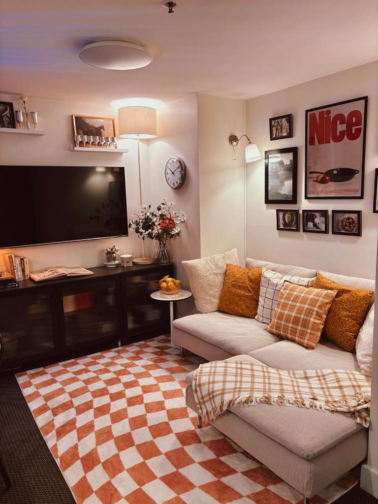 Cosy duplex 2bed1bath apartment by Melbourne Emporium Room Type - Two-Bedroom Apartment