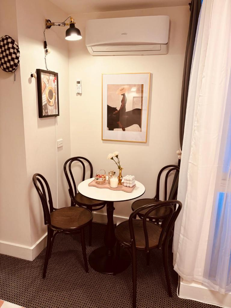 Cosy duplex 2bed1bath apartment by Melbourne Emporium photo 2