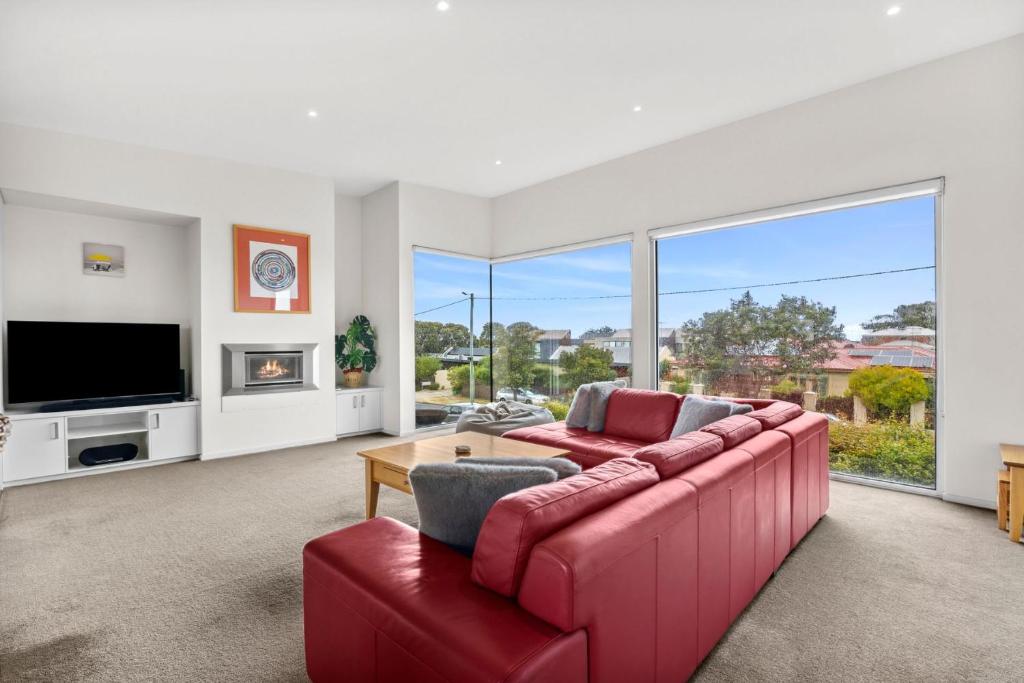Ocean View Townhouse in Central Torquay photo 4