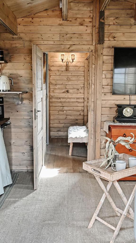 Stylish Tiny Home with Fire Pit in Moss Vale photo 3