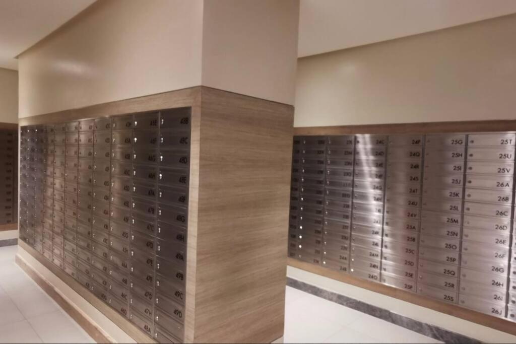 Executive Gem beside Malls and Bars at Uptown BGC, Metro Manila