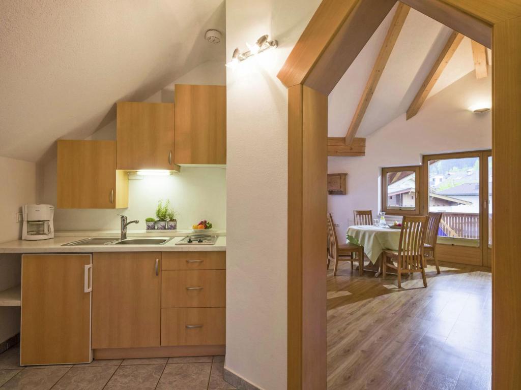 Spacious Apartment in Kaltenbach with Garage photo 4