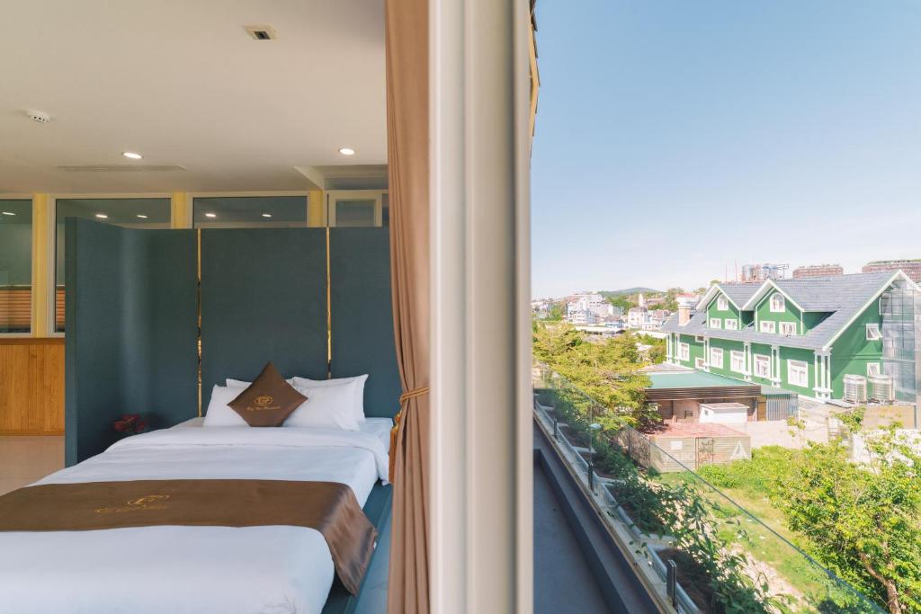 Quy Tai Premium Hotel