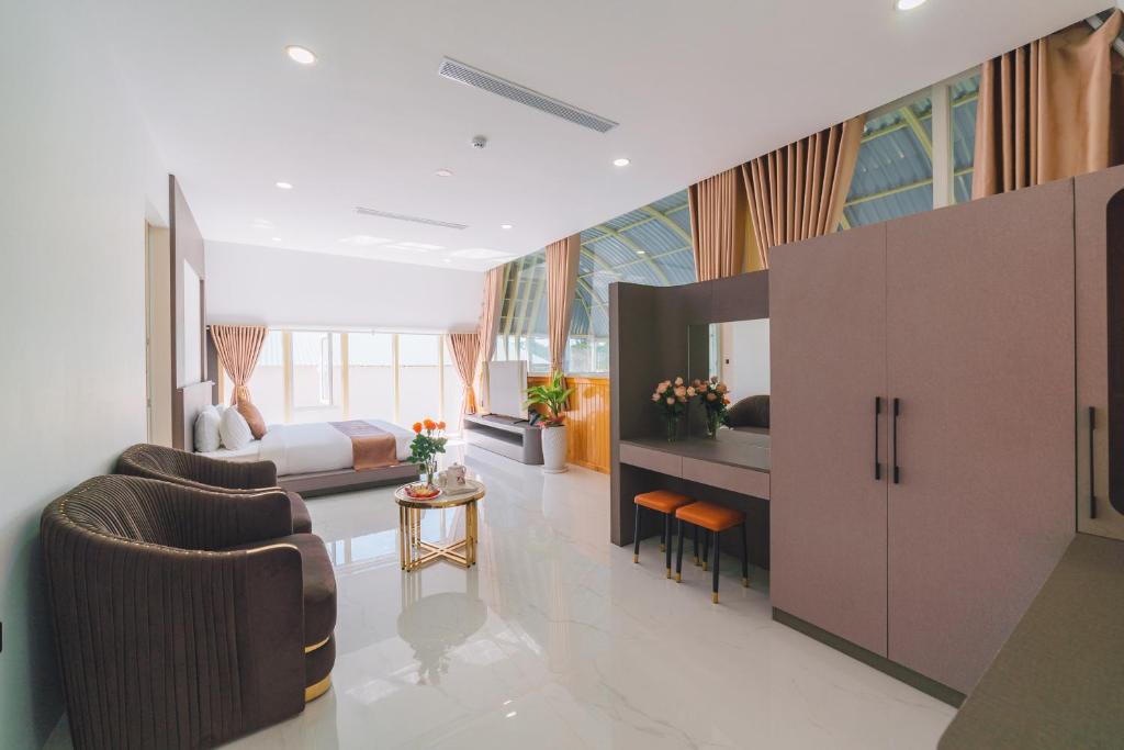 Quy Tai Premium Hotel