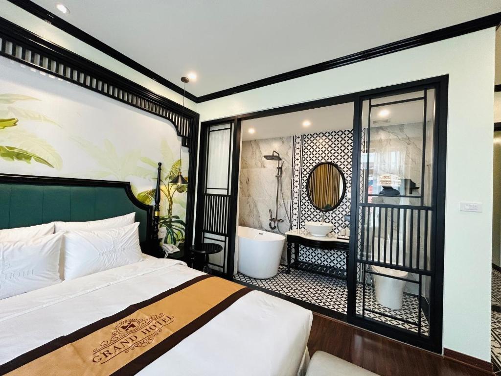 Grand Hotel Trịnh Văn Bô