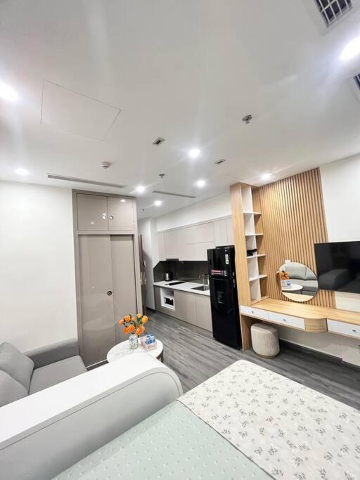 Căn hộ dịch vụ ban công tonkin