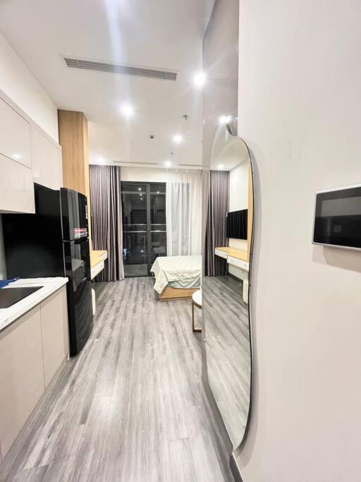 Căn hộ dịch vụ ban công tonkin