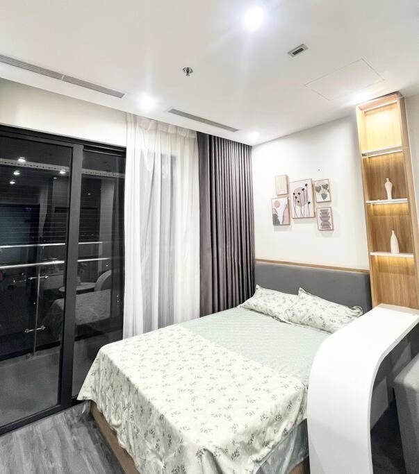 Căn hộ dịch vụ ban công tonkin