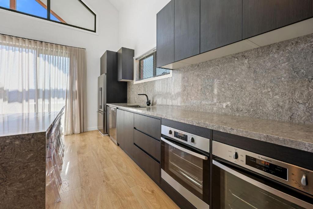 Black Tusk - Merrijig - Sleeps 8 photo 4