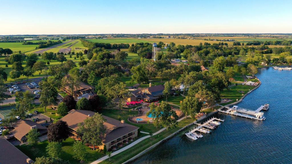 Lake Lawn Resort image