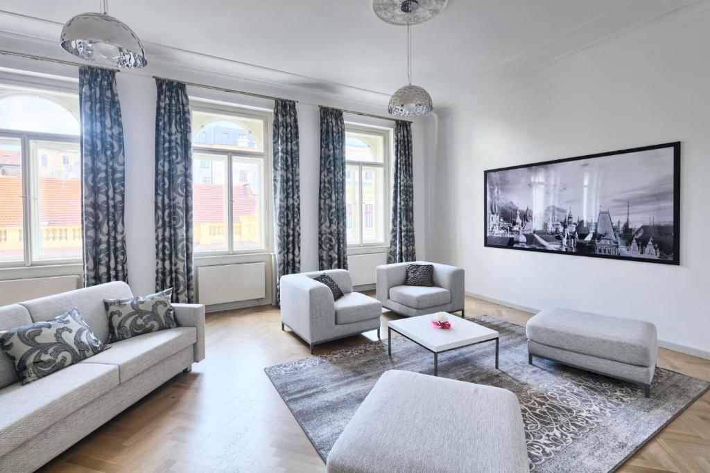 Апартаменты (Апартаменты с 3 спальнями), Opletalova Apartments