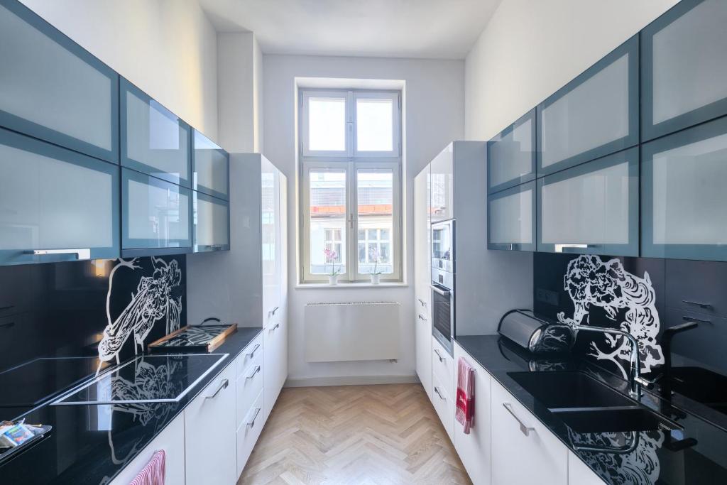 Апартаменты (Апартаменты с 3 спальнями), Opletalova Apartments