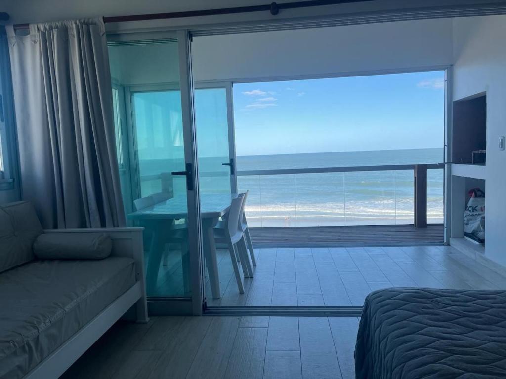 Exclusivo monoambiente frente al mar photo 1