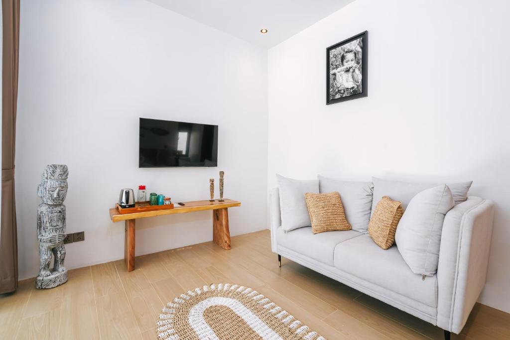 Villa Surya - Luxurious 2BR Private Villa in Quiet Area of Canggu - Tap to explore photos