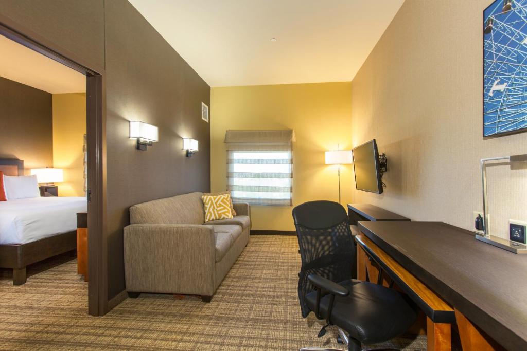 Cambria Hotel Plano Frisco - Tap to explore photos