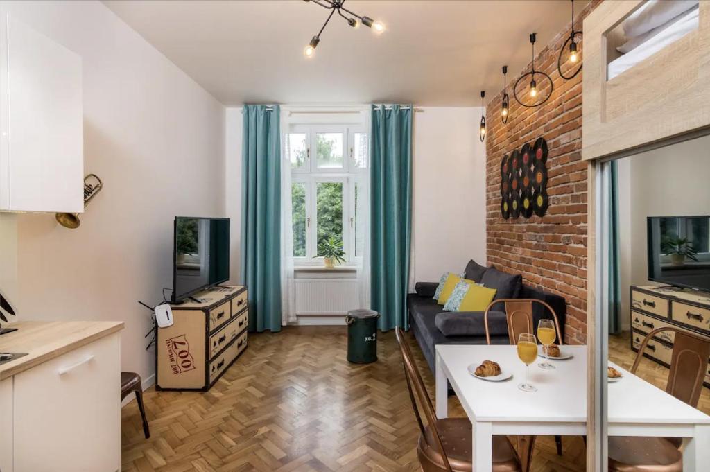 Studio apartment - Centre of Kraków - Starowiślna 54 - Tap to explore photos