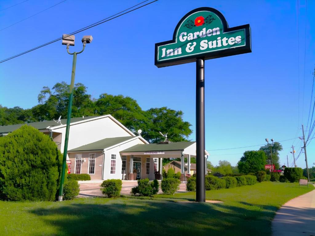 Garden Inn & Suites image