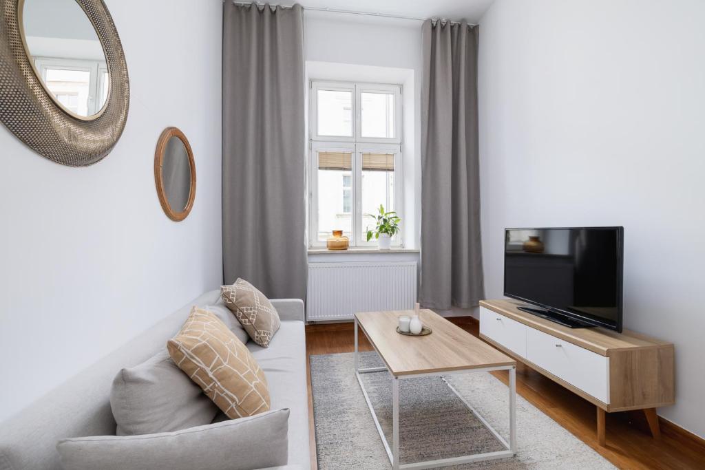 Silver Bliss - 1BR Apartment in the OLD TOWN - Tap to explore photos