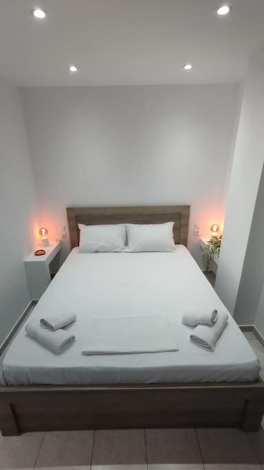 Tsikas Rooms 2