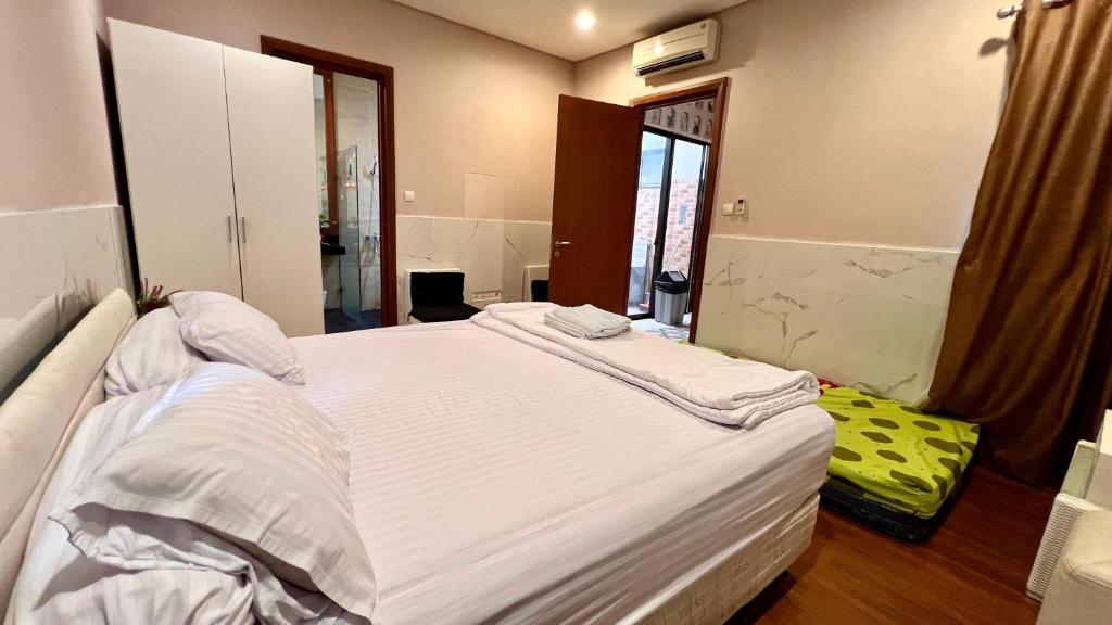 Vimala Hills Villa & Resort Megamendung Puncak photo 4