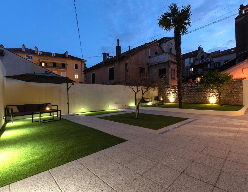 Spalato Garden Luxury Room - Tap to explore photos