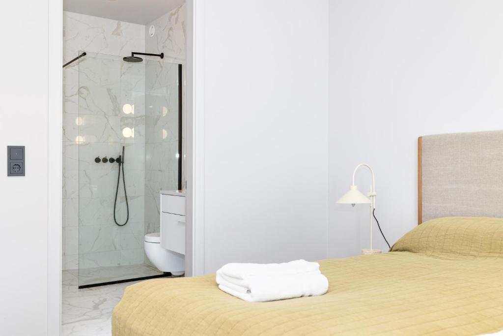 Harbour View 2BR & 2BA City Center with Free Parking