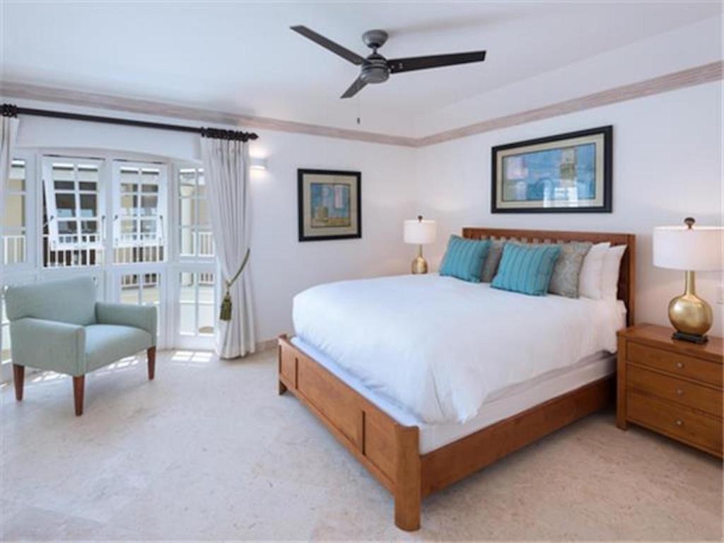 Royal Apartments 4 Bedrooms Communal Pool photo 3
