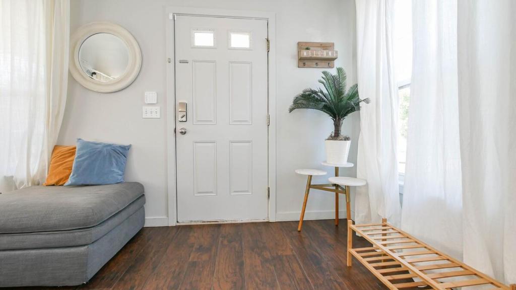 3BR 2BA Family-Friendly Beach Home - Tap to explore photos