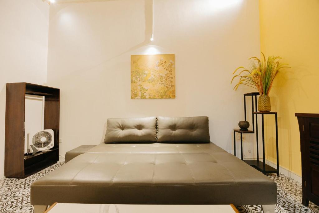 Free breakfast,private, convenient central location