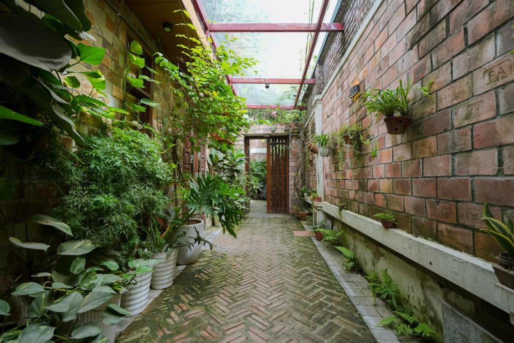 Căn nhà trong khu vườn yên tĩnh