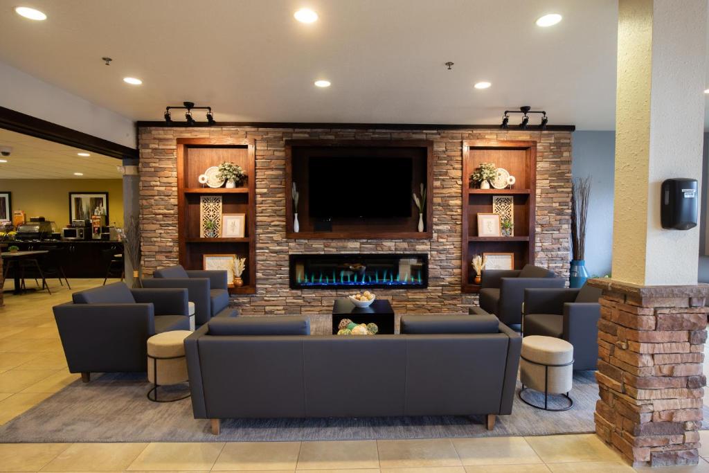 Microtel Inn & Suites by Wyndham Waynesburg image