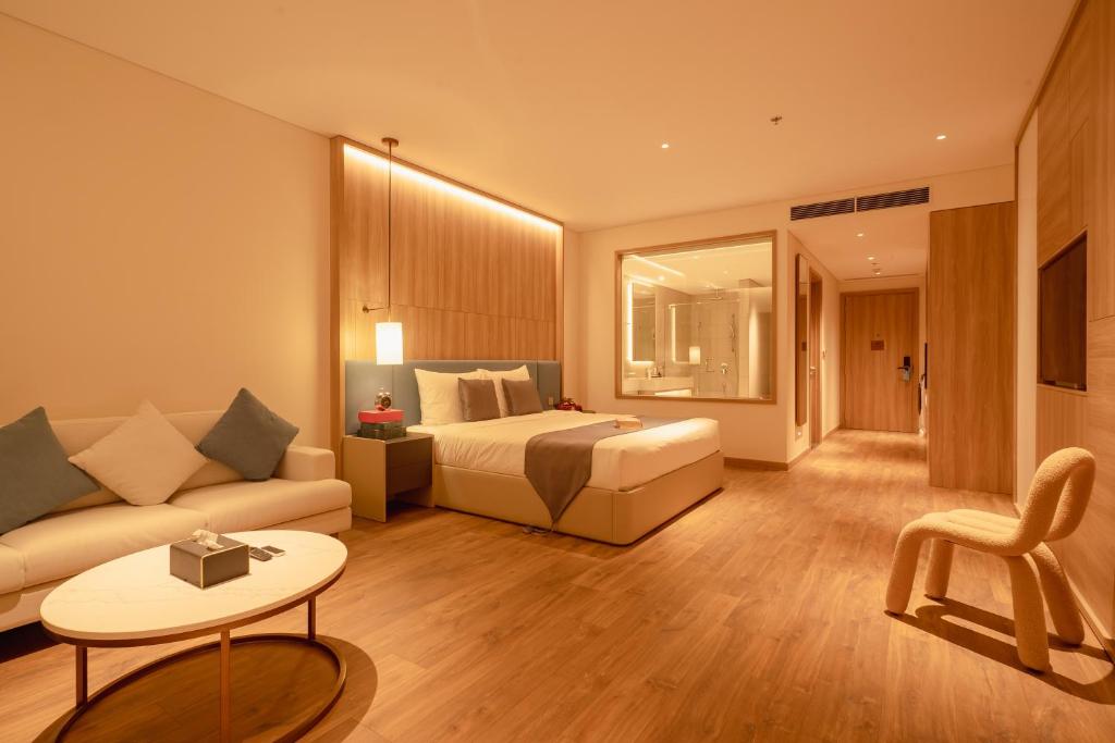 Cozy Studio- Ha Long Beach Front-Hottub-Pool