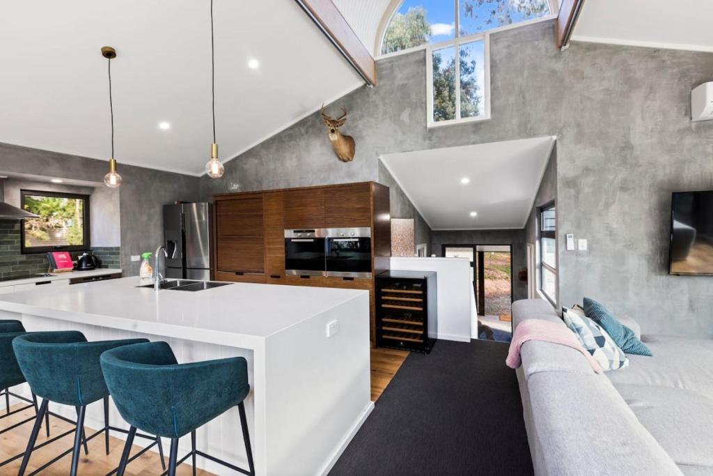 Dome-Cozy Getaway 3 min to Mt Buller photo 4