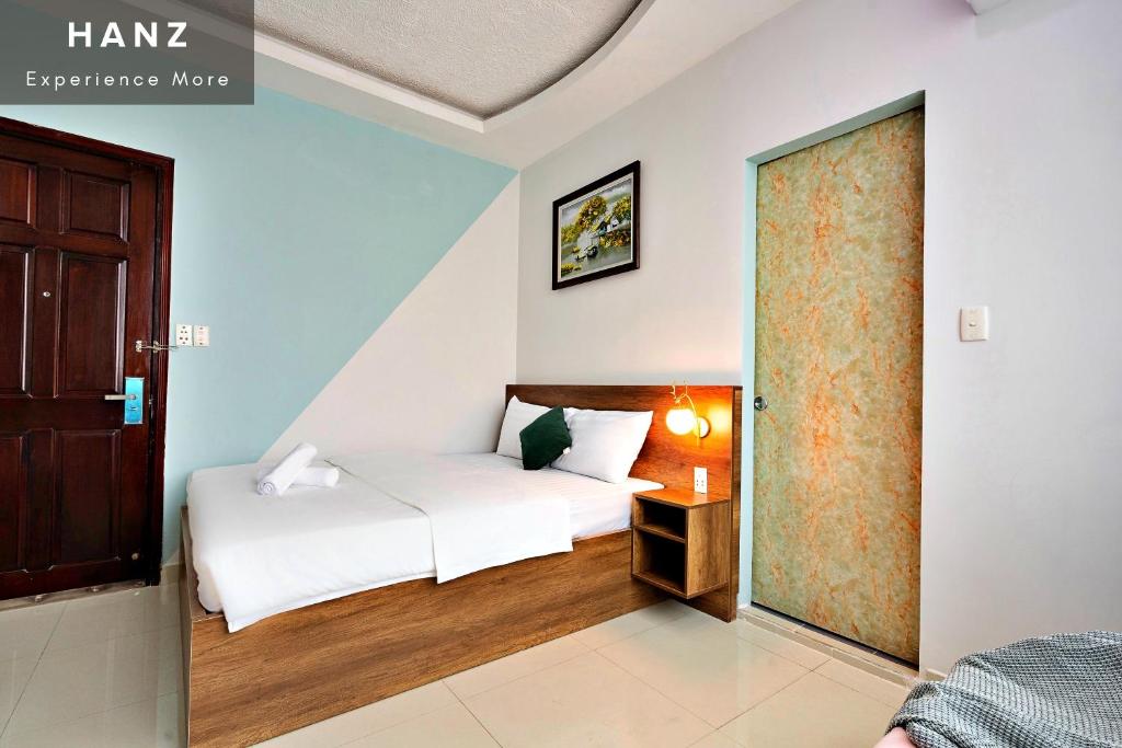 HANZ The Cosmos Central Hotel