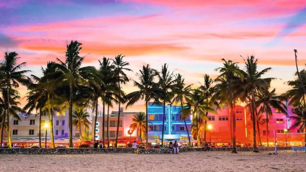 North Miami Beach Retreat image