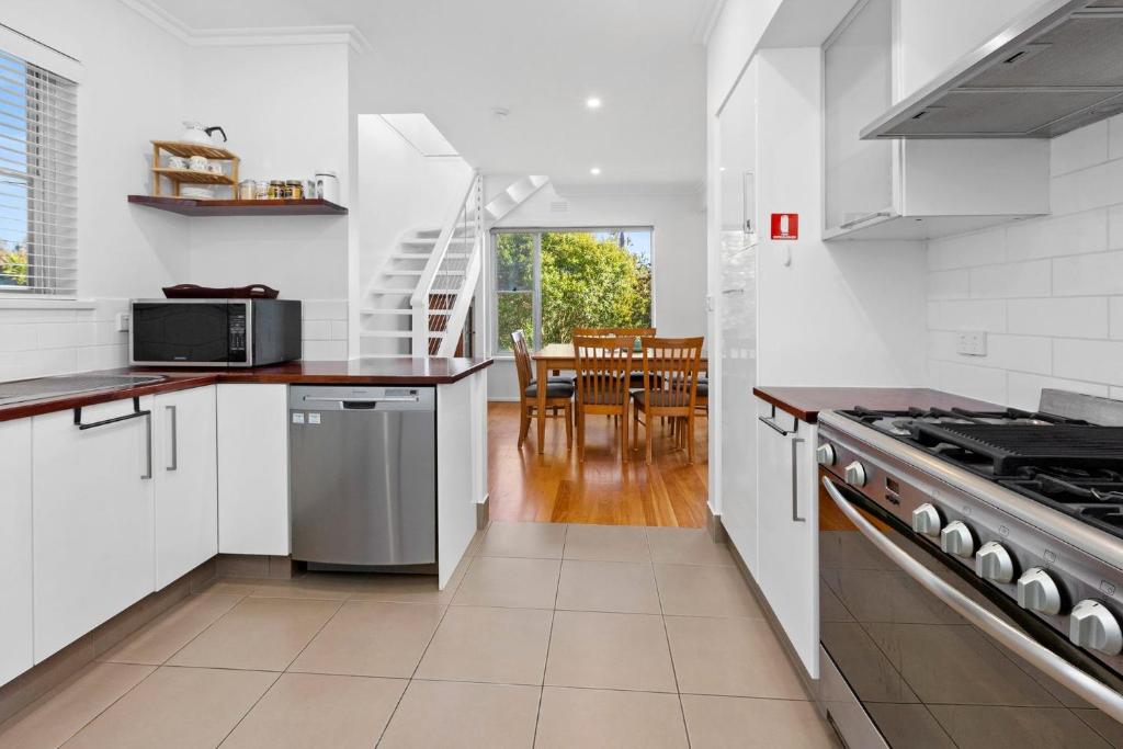 Legacy Beach House photo 3