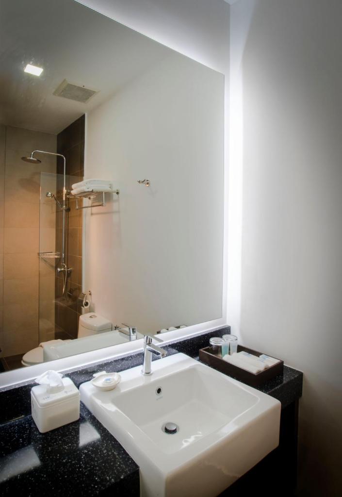 Двухместный (Улучшенный номер с кроватью размера 