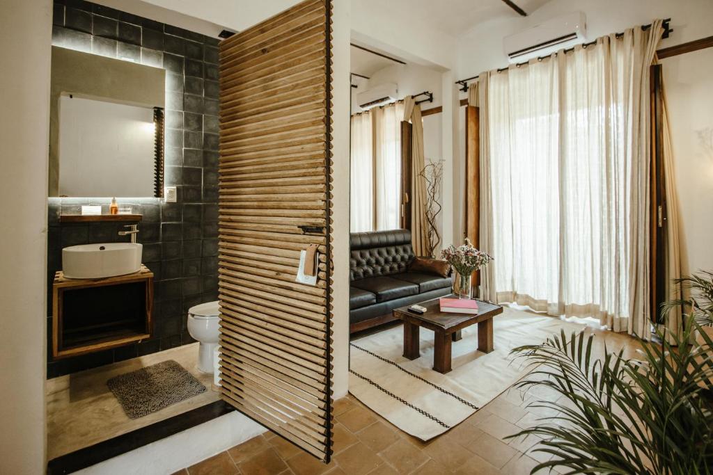 Hotel Sin Nombre - Tap to explore photos