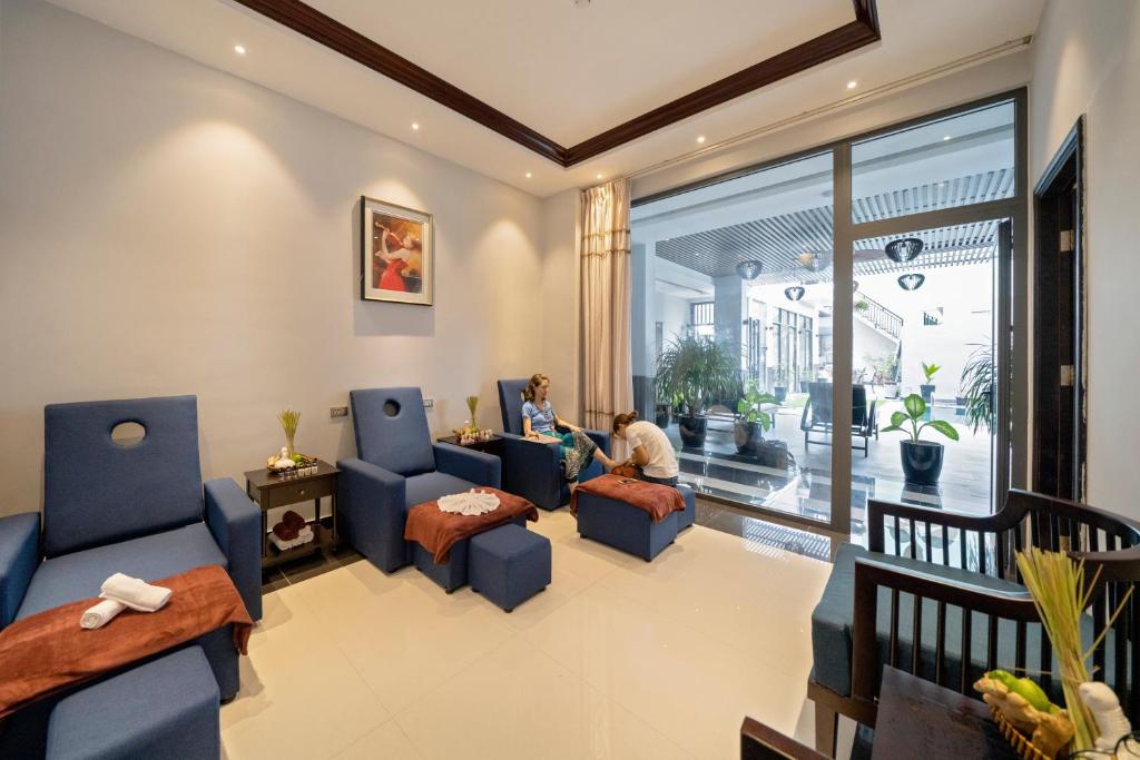 Eco Lux Riverside Hotel