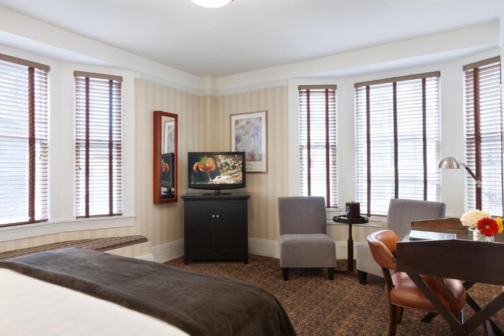 Executive Hotel Vintage Court photo 1