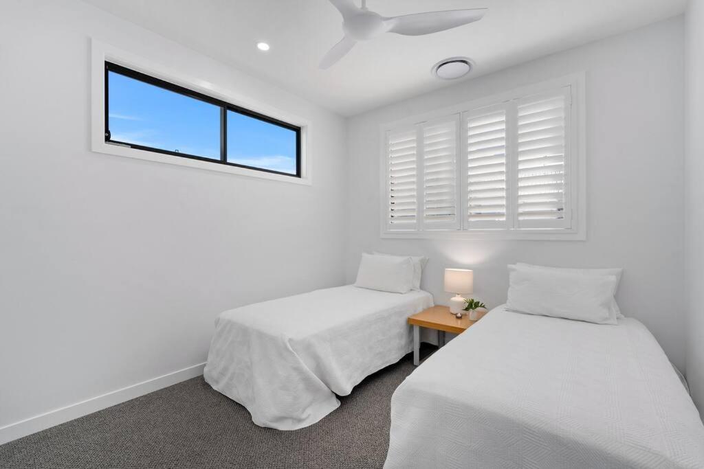 Black Wattle Beach House - just opposite the beach photo 4