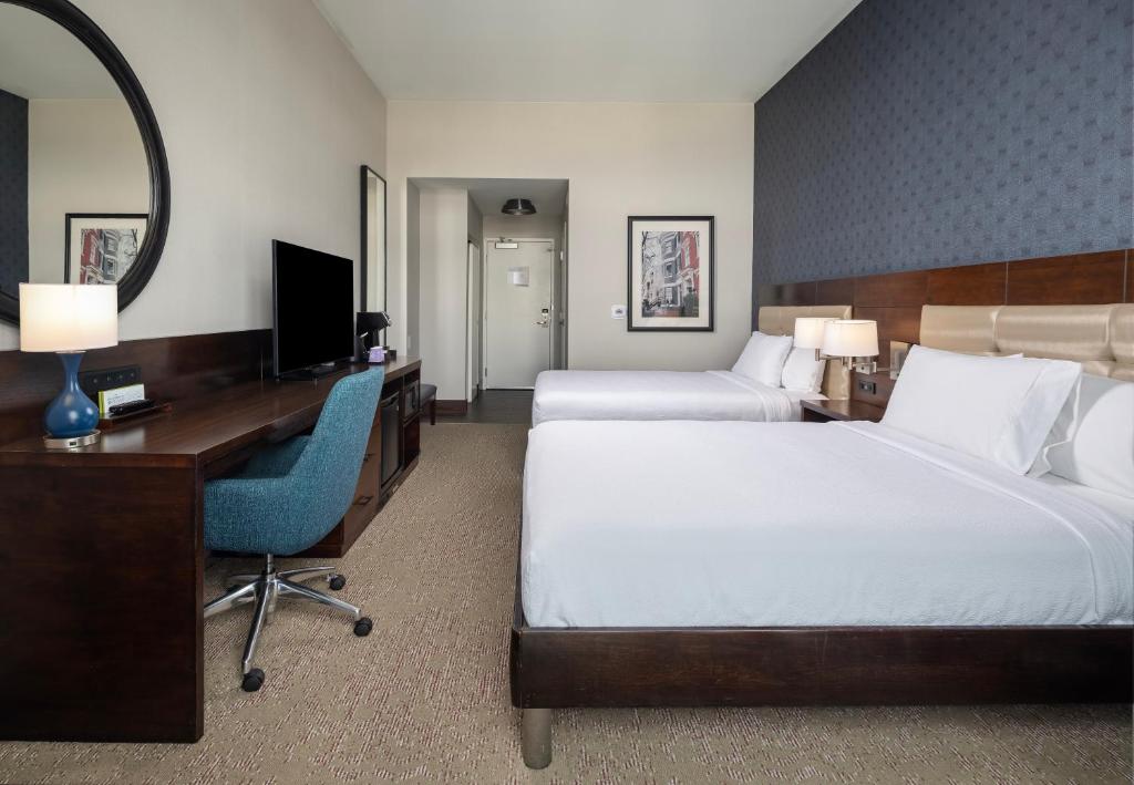 Hilton Garden Inn Washington DC/Georgetown Area Room Type - Queen Room with City View - High Floor