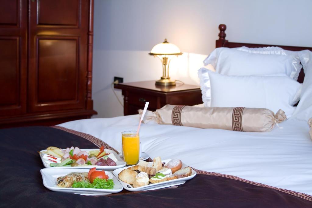 Апартаменты (Представительские апартаменты), Phoenicia Grand Hotel