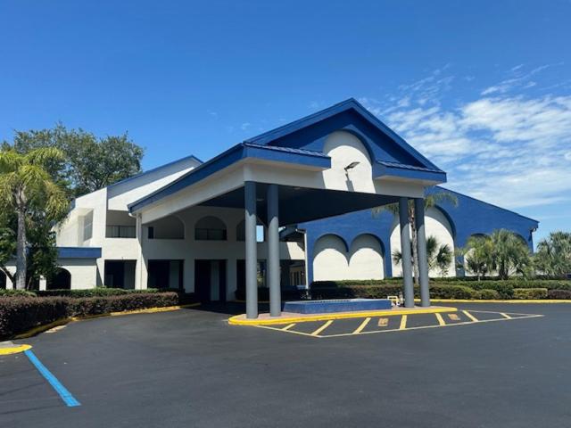 Days Inn by Wyndham Crystal River image